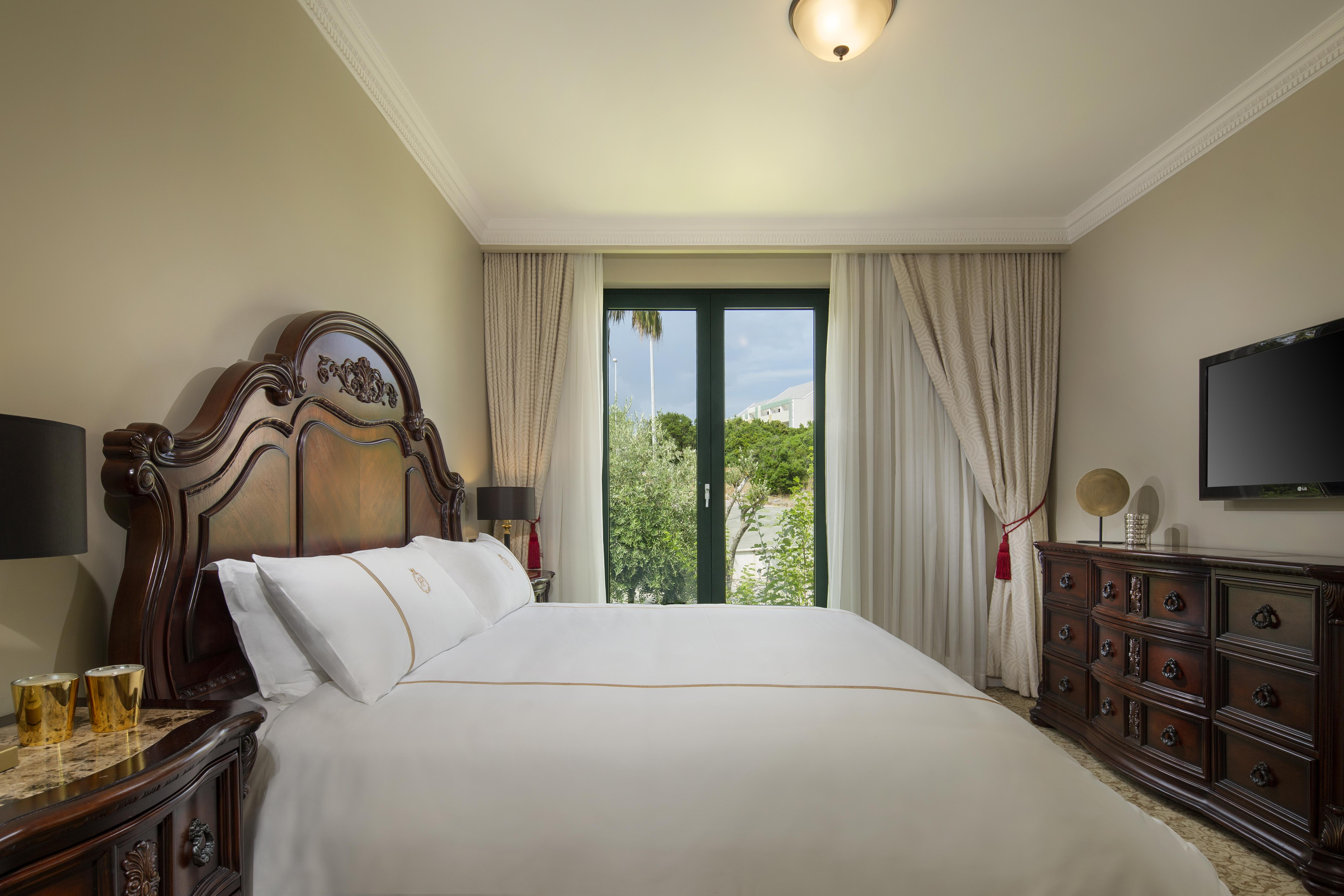 로얄 프린세스 호텔 두브로브니크 외부 사진 A bedroom at the hotel