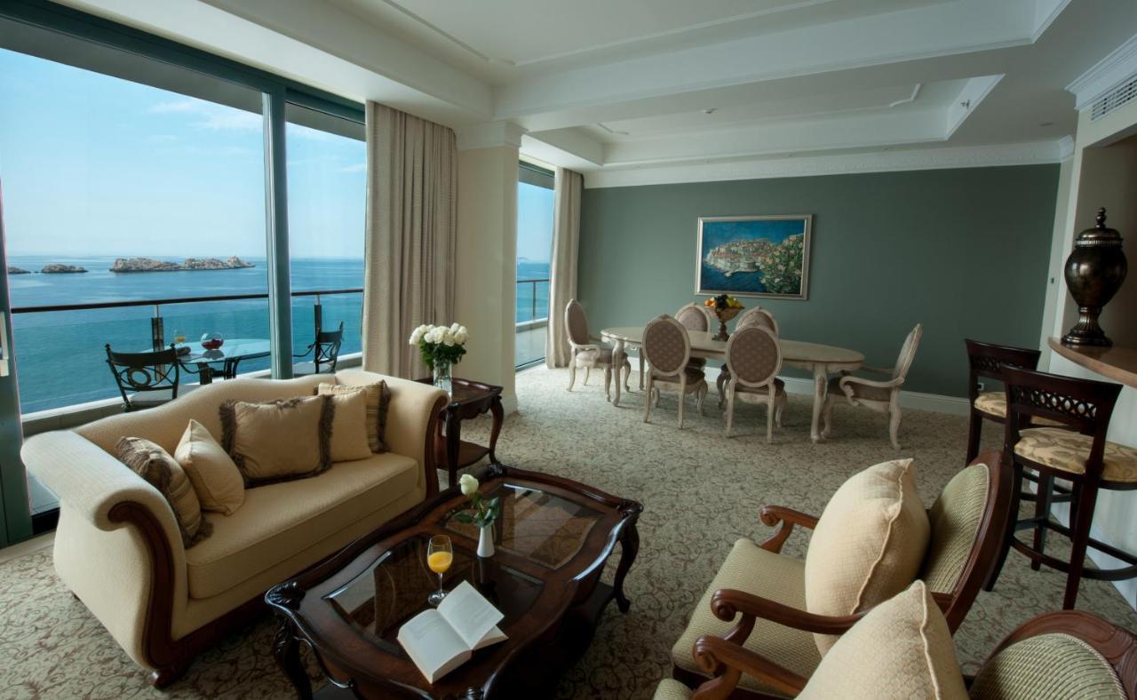 로얄 프린세스 호텔 두브로브니크 외부 사진 A suite at the Four Seasons Hotel, Alexandria
