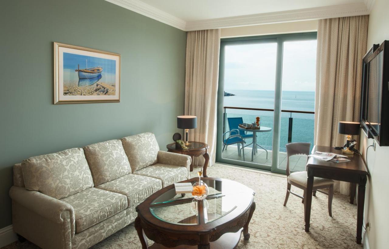 로얄 프린세스 호텔 두브로브니크 외부 사진 A suite at the Hilton Athens