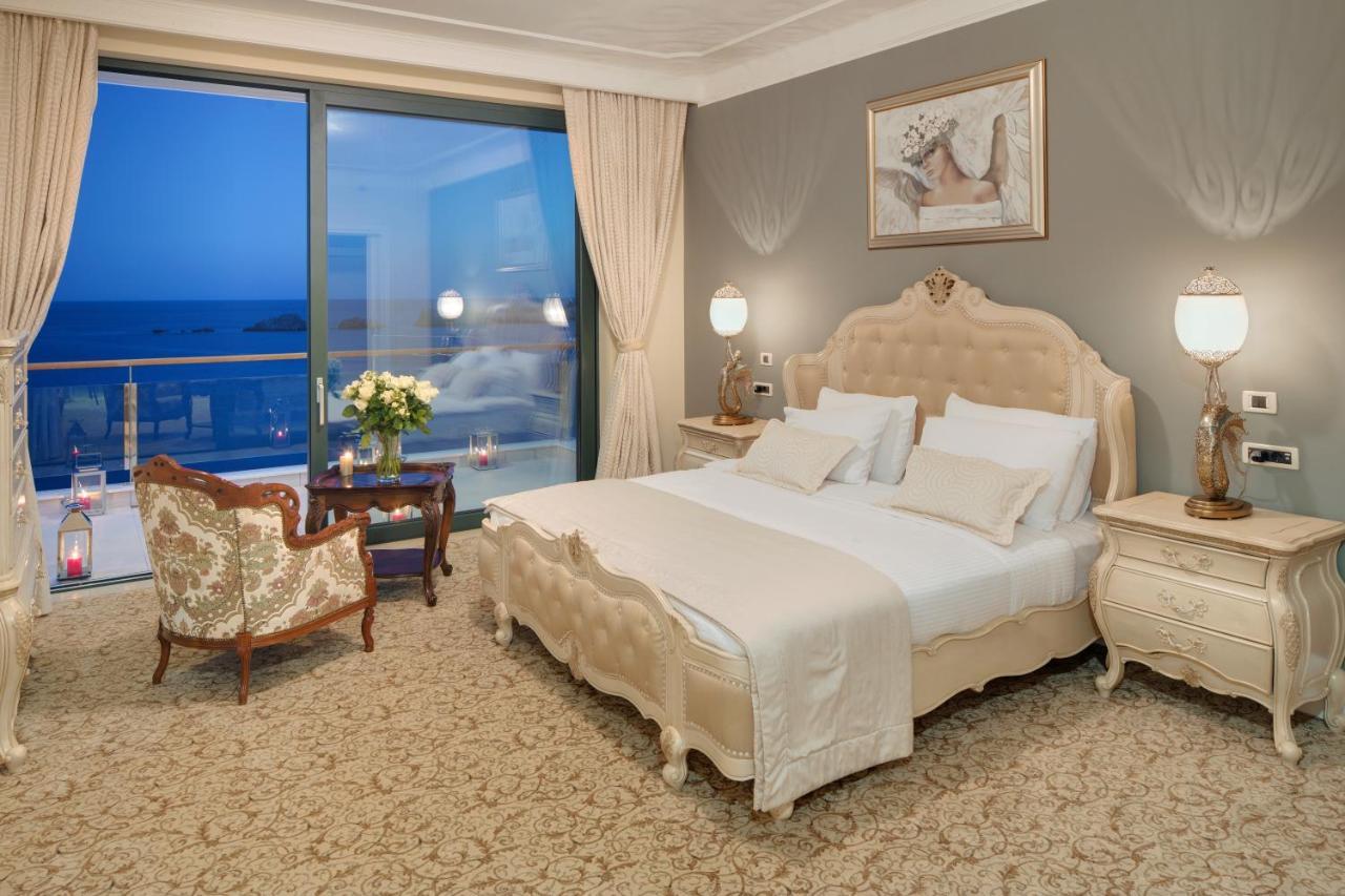 로얄 프린세스 호텔 두브로브니크 객실 사진 A bedroom at the hotel
