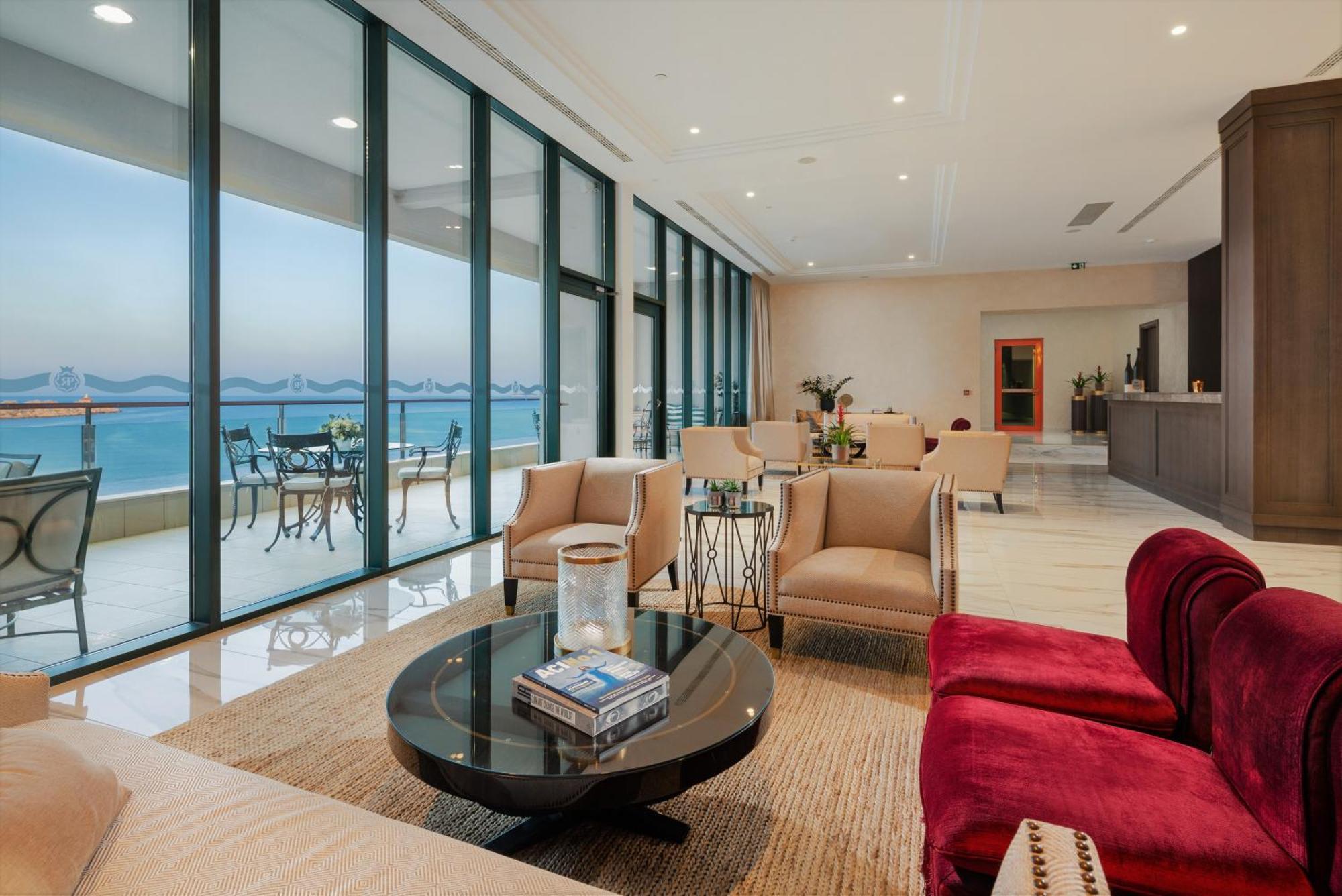 로얄 프린세스 호텔 두브로브니크 외부 사진 A living room in a penthouse at The Address