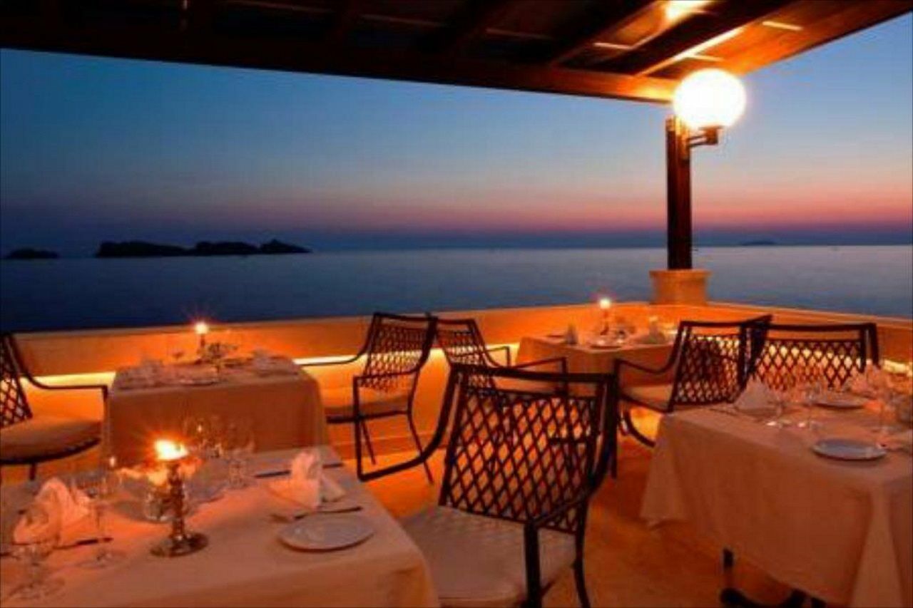 로얄 프린세스 호텔 두브로브니크 외부 사진 The restaurant at the hotel