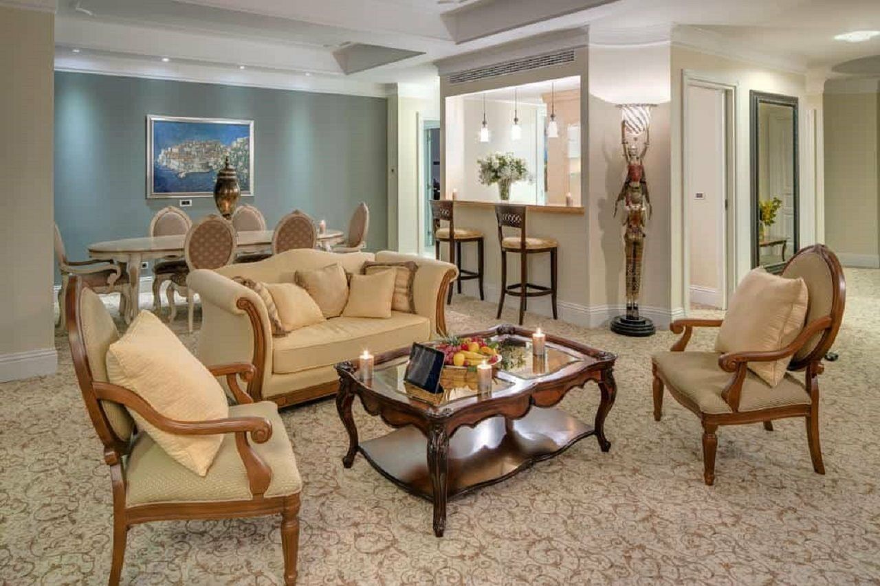 로얄 프린세스 호텔 두브로브니크 외부 사진 A living room